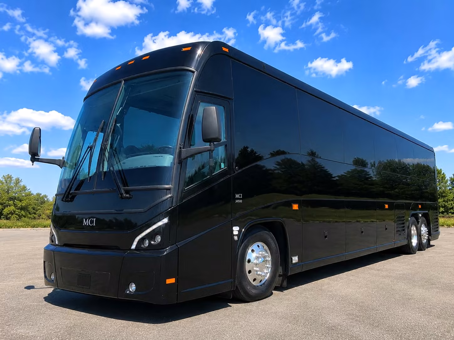 ada accessible field trip buses are available for thousand oaks school groups