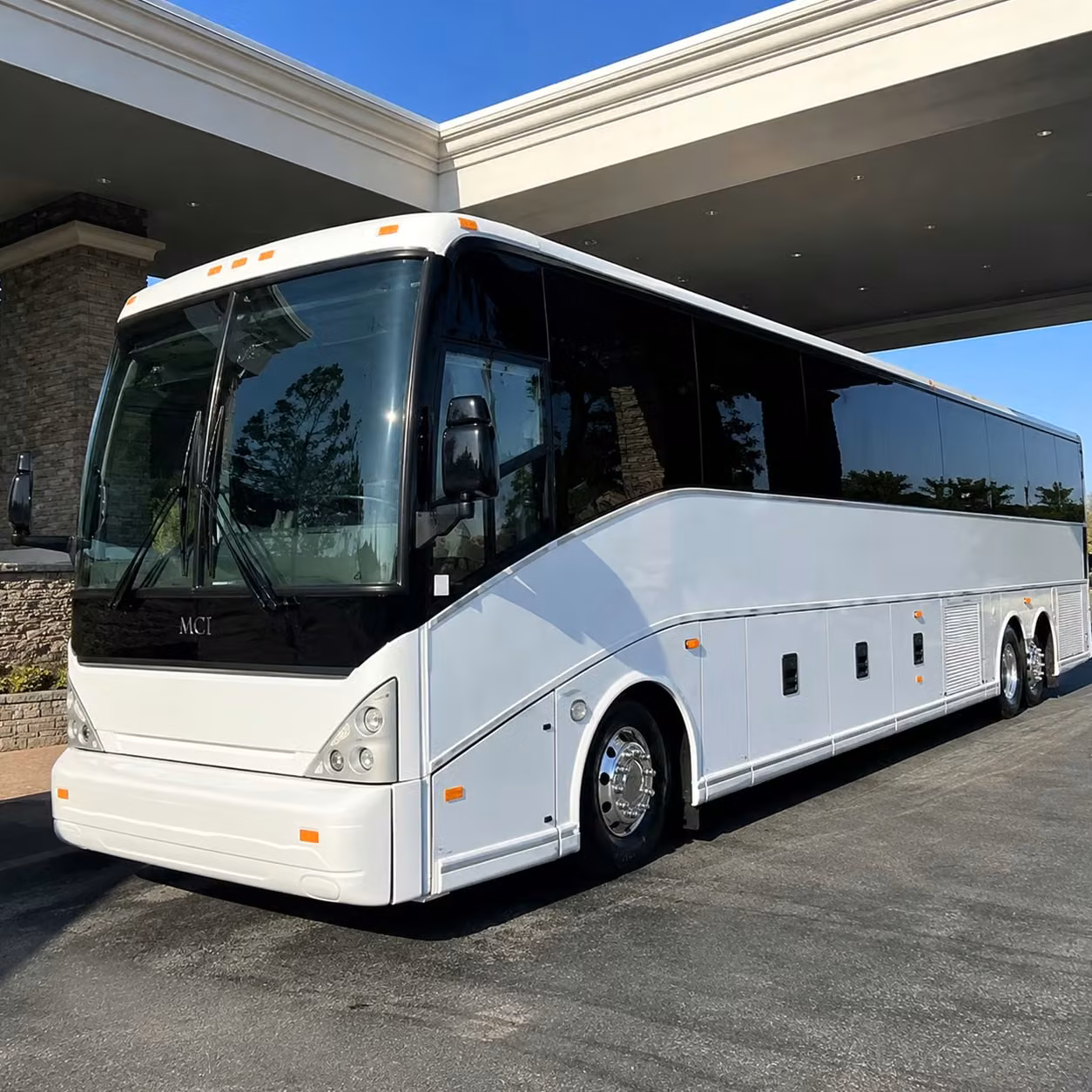 corporate groups in thousand oaks love shuttle buses to burbank and van nuys