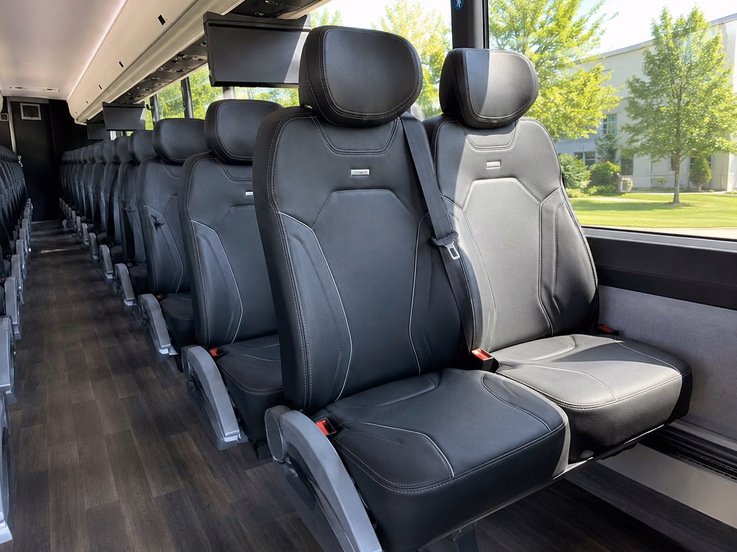 how trip distance and duration affect thousand oaks bus rental rates