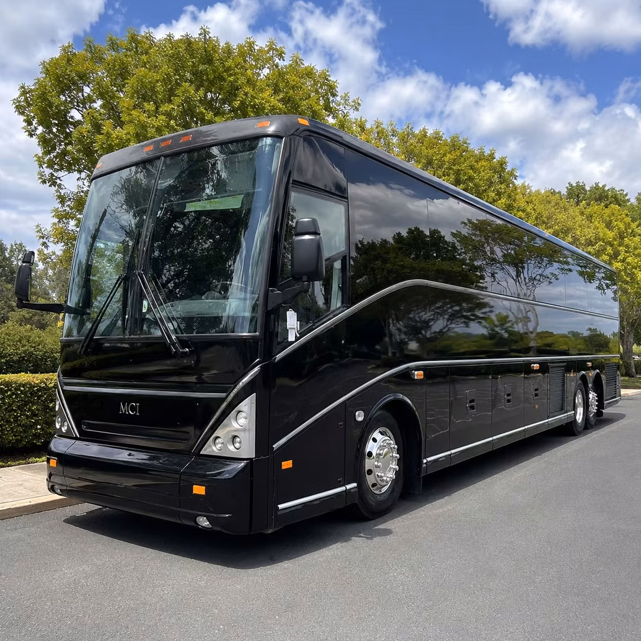 shuttle buses for corporate events and conferences in thousand oaks